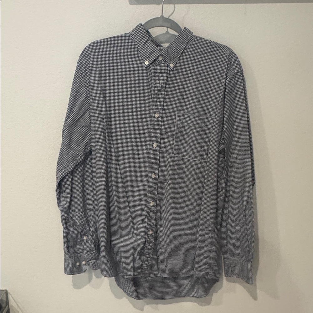Uniqlo Black and White Checkered Button-Up Shirt - slightly wrinkled